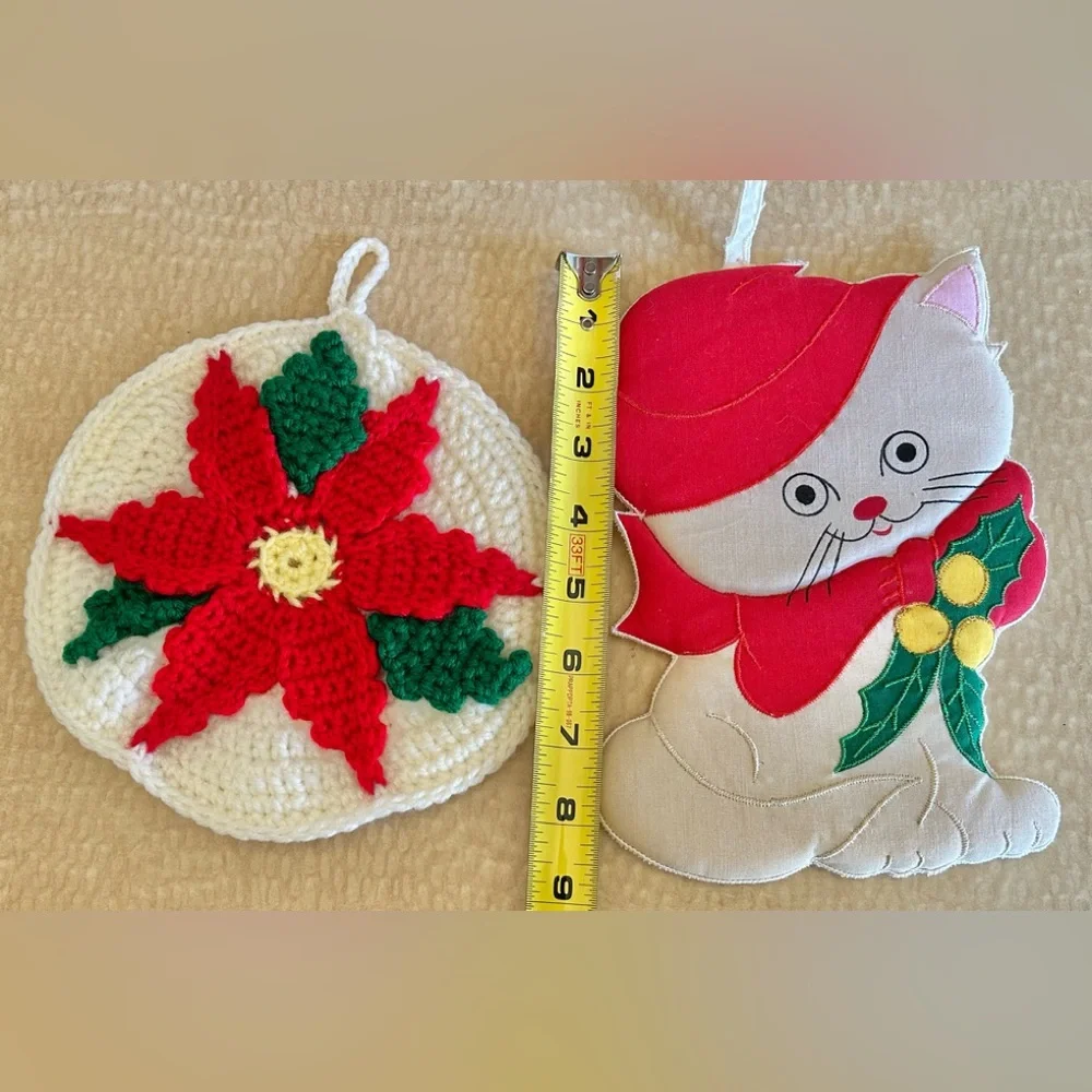 Vintage Holiday Kitchen Potholders 2-Set Kitty Cat Crochet Poinsettia Hot Pads